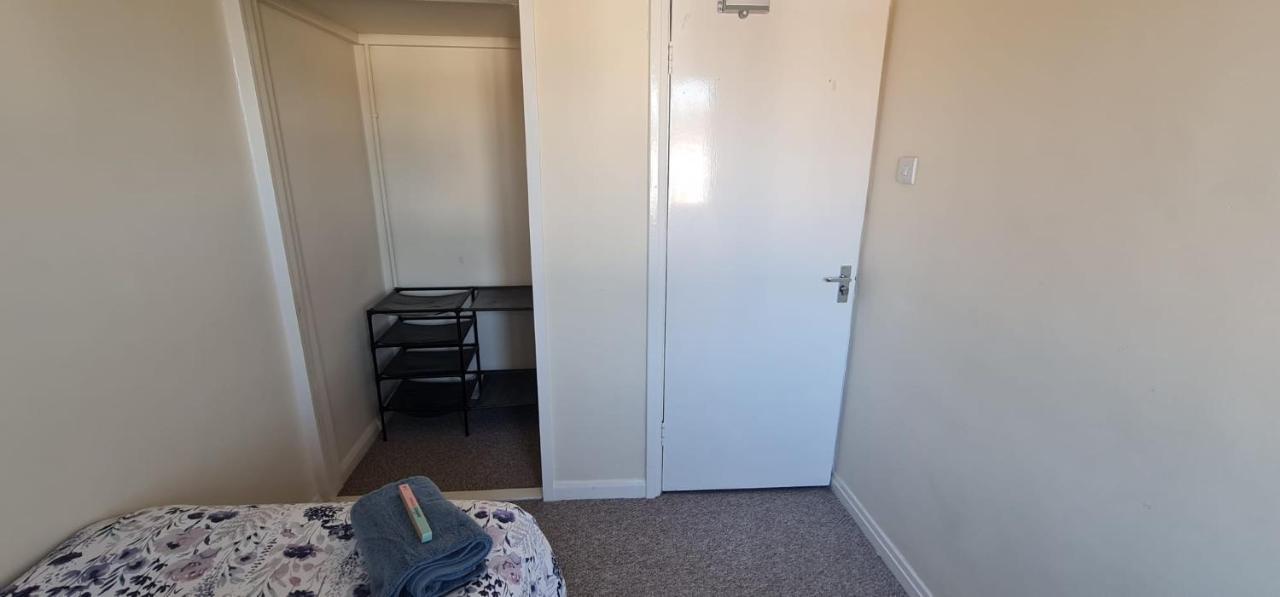 Move Inn Estates - Multiple Rooms Лондон Екстериор снимка
