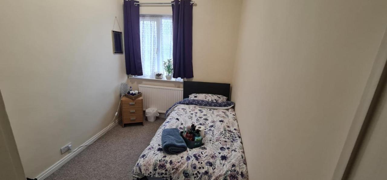 Move Inn Estates - Multiple Rooms Лондон Екстериор снимка