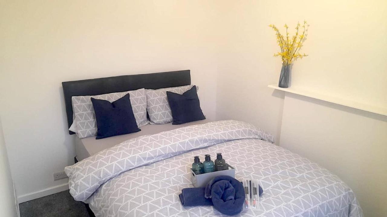 Move Inn Estates - Multiple Rooms Лондон Екстериор снимка
