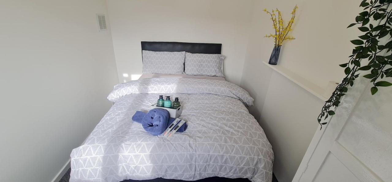 Move Inn Estates - Multiple Rooms Лондон Екстериор снимка